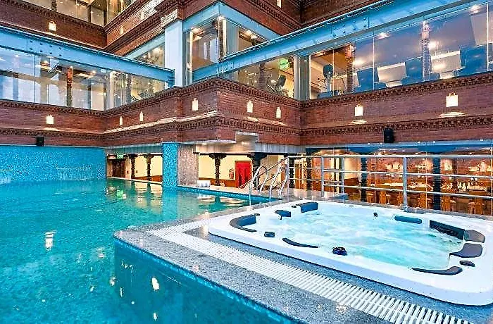 Aarya & Hotel